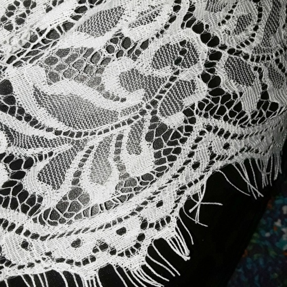 White Eyelash Floral Lace Blousy Romper Bodysuit - Picture 6 of 8